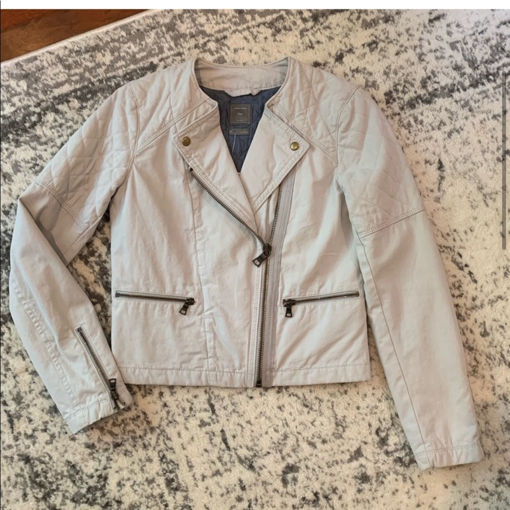 Light grey / cream jacket